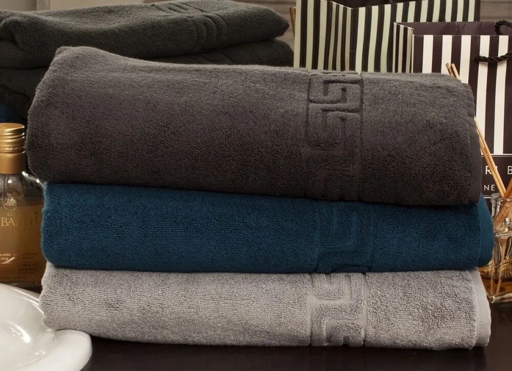Махровое полотенце Dreamflor темно-синего цвета от магазина Beddington.ru