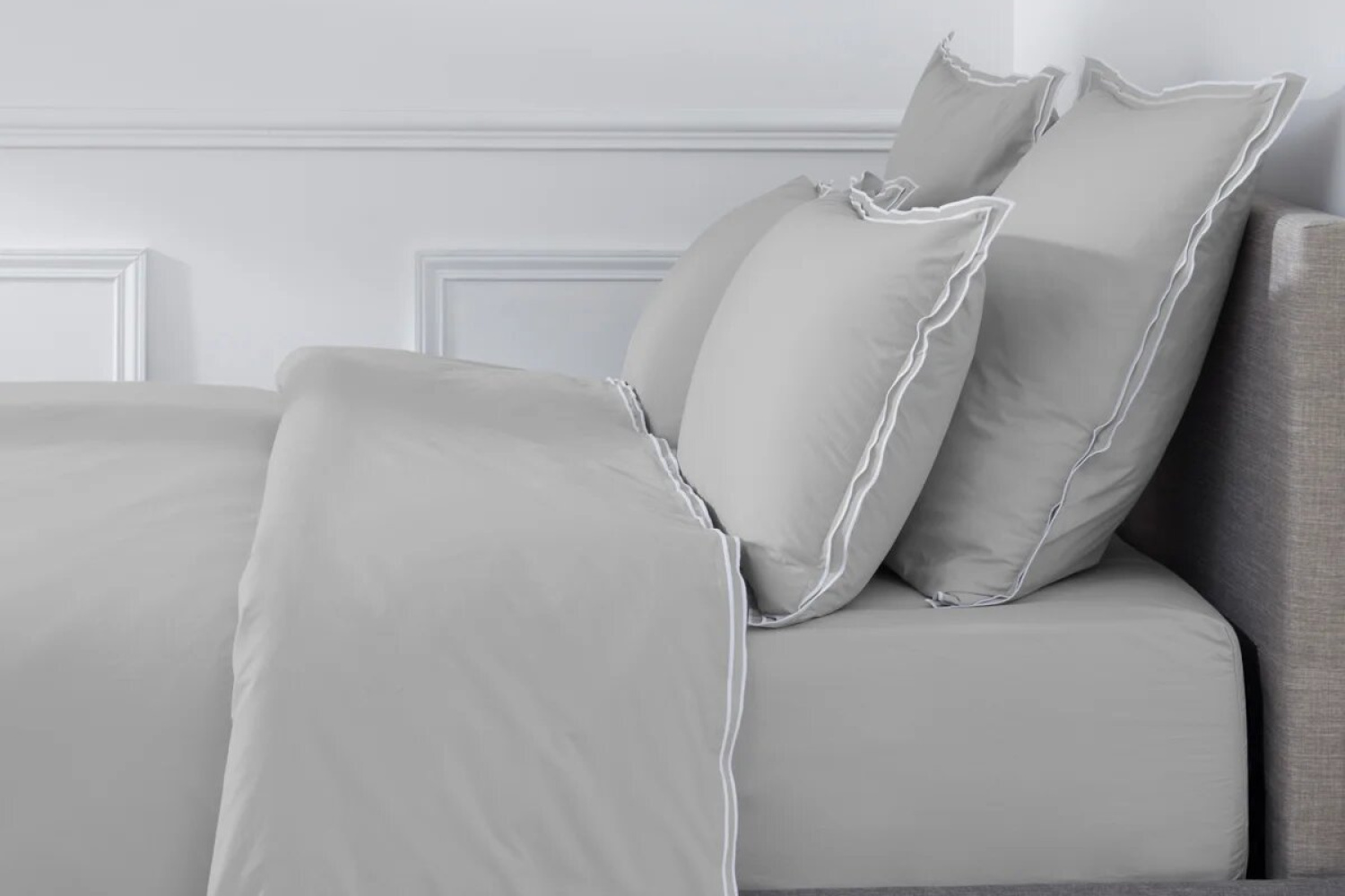 Наволочка PURE WHITE Percale Light Grey – Finition White 65x65 см