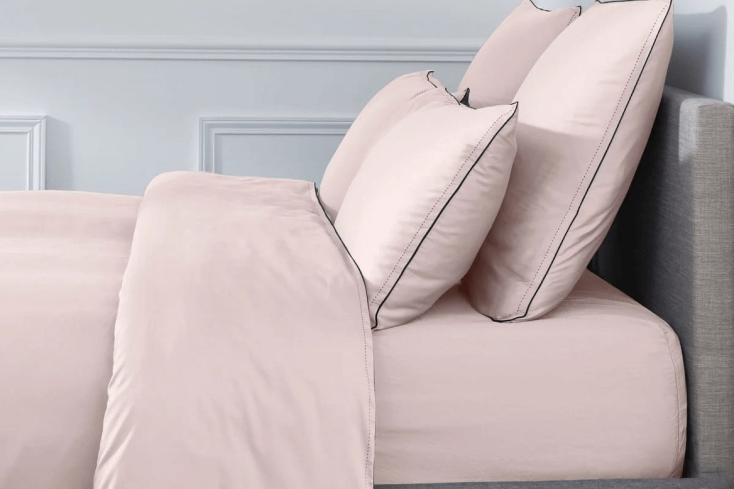 Наволочка PURE WHITE Satin Nude – Finition Black 65x65 см
