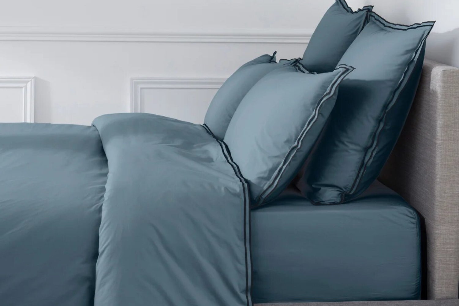 Наволочка PURE WHITE Percale Blue – Finition Black 65x65 см